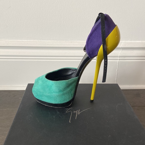 Show stopper Giuseppe Zanotti Design - Picture 3 of 5